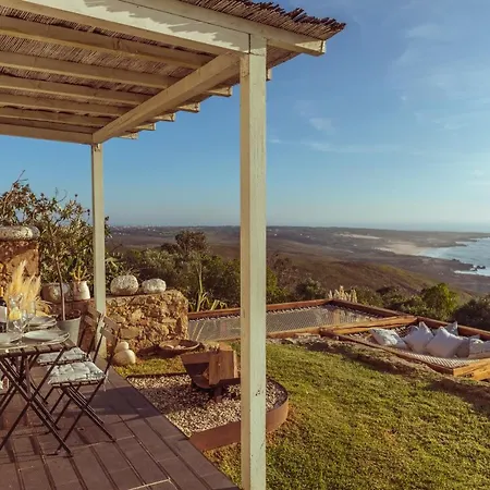 Wanted Nature House Azoia (Sintra)